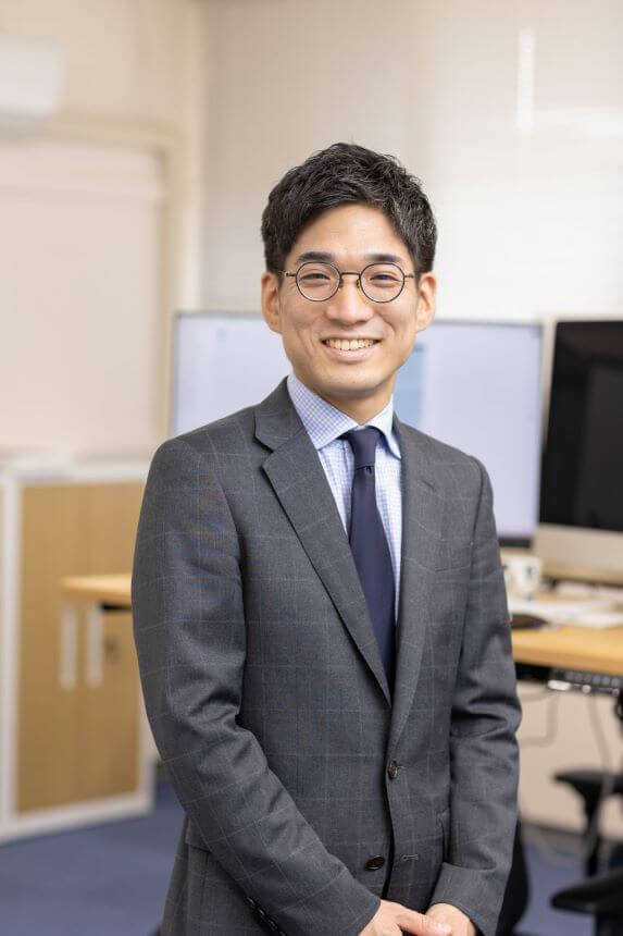 Professor (Special Recognition) Tsutomu Sawai, Graduate School of Humanities and Social Sciences. (Photo courtesy of Tsutomu Sawai)