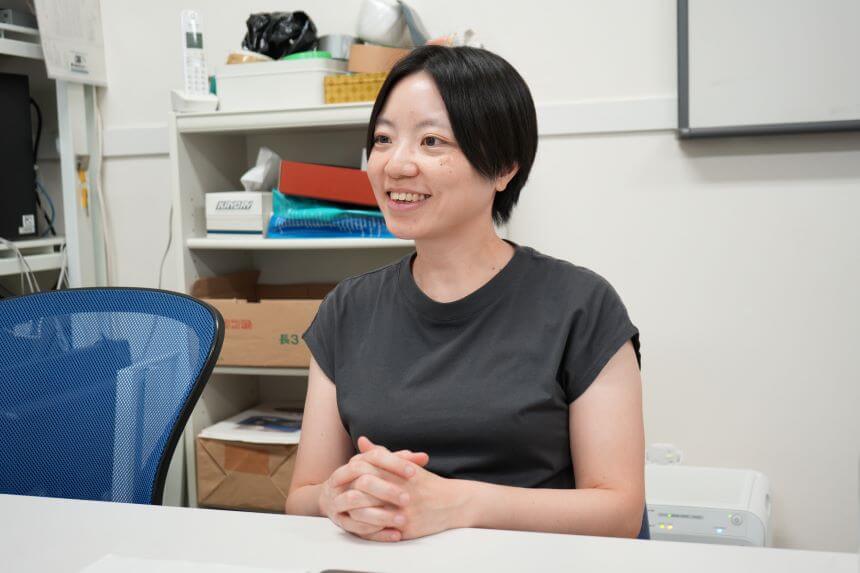 Associate Professor Hanae Inami at the Hiroshima Astrophysical Science Center (Photo by Hideki Ikeda)